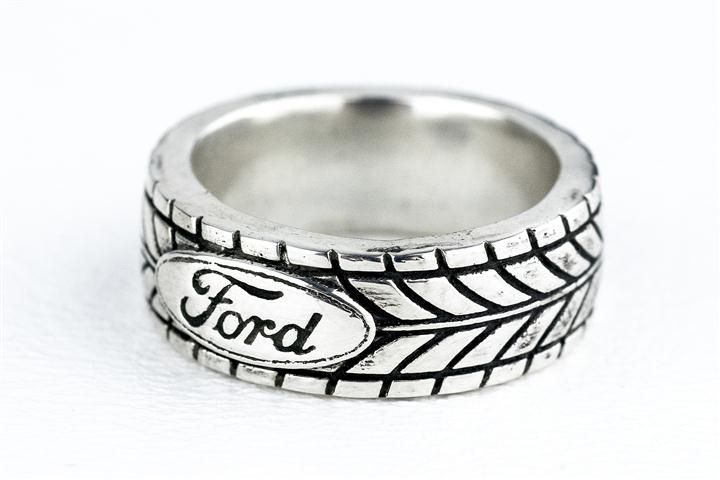tire wedding rings