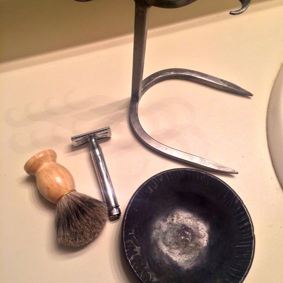 Hand Crafted Bathroom Safety Razor And Brush Stand With Shaving Cream