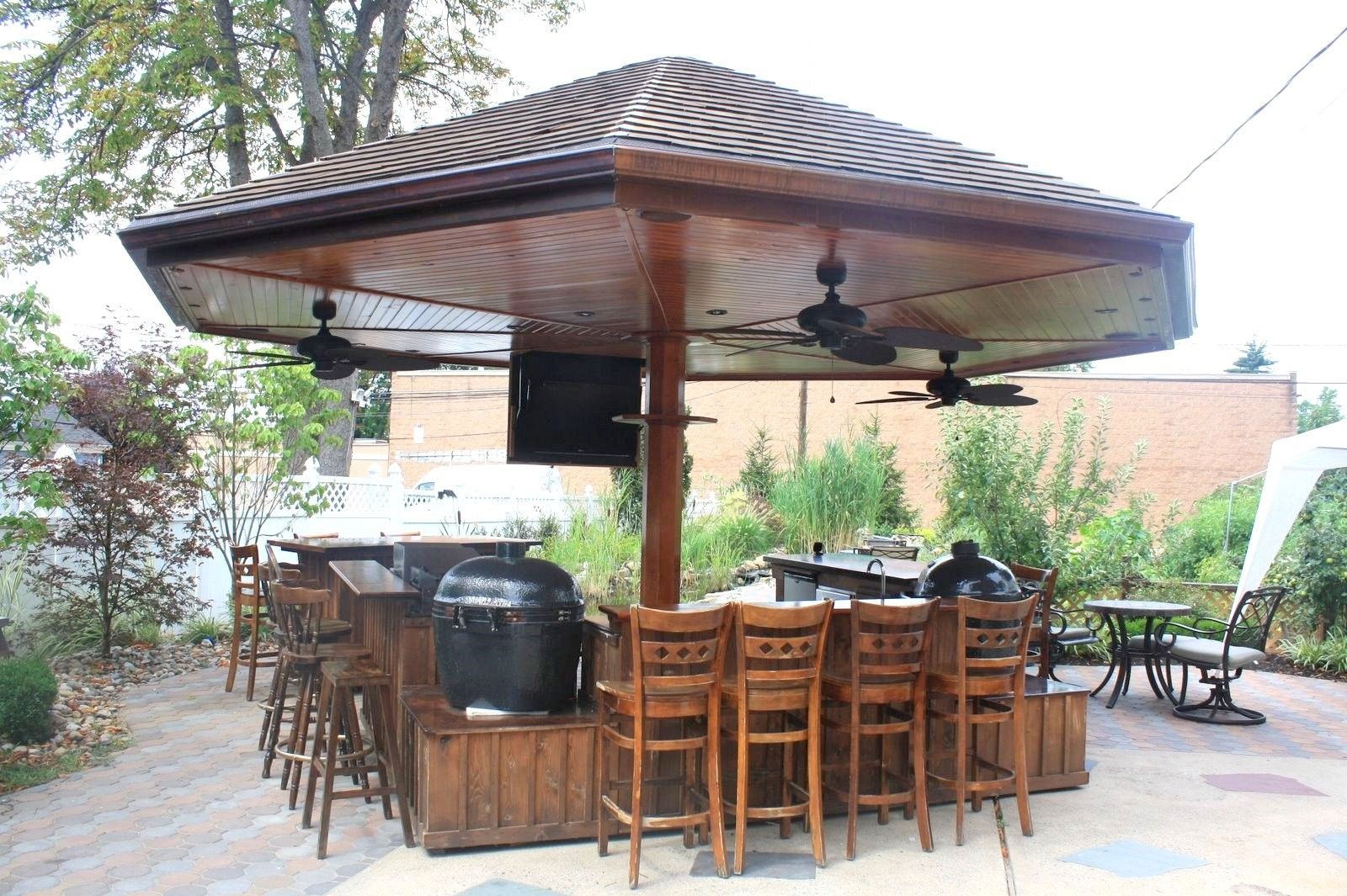 outdoor kitchen grill and bar