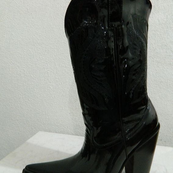 black boots with patent toe