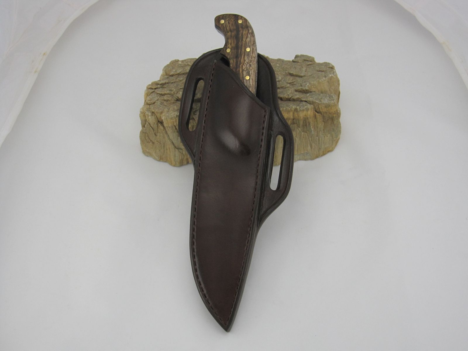 Hand Crafted Right Hand Cross Draw Custom Knife Sheath by Circle BarT