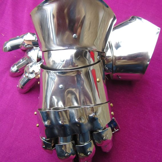 Hand Crafted Custom Armour by Haidner Art Studio & Armoury