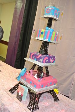 Custom Made Acrylic Eiffel Tower Cake Stand