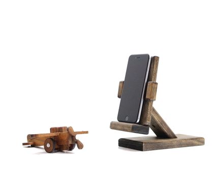 Custom Made Woodwarmth Iphone 6+ Stand & Recliner