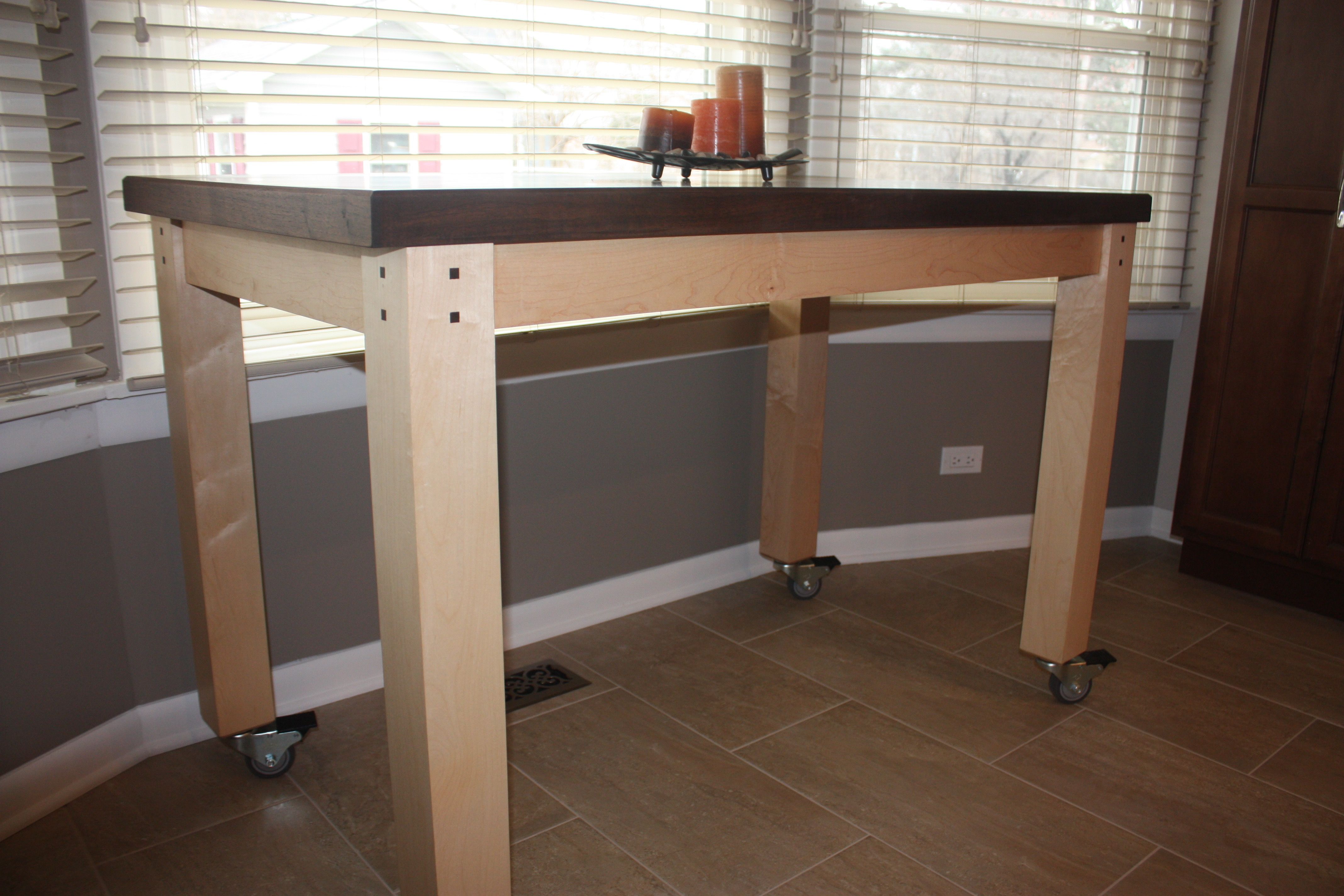 2ft x 2ft kitchen working table