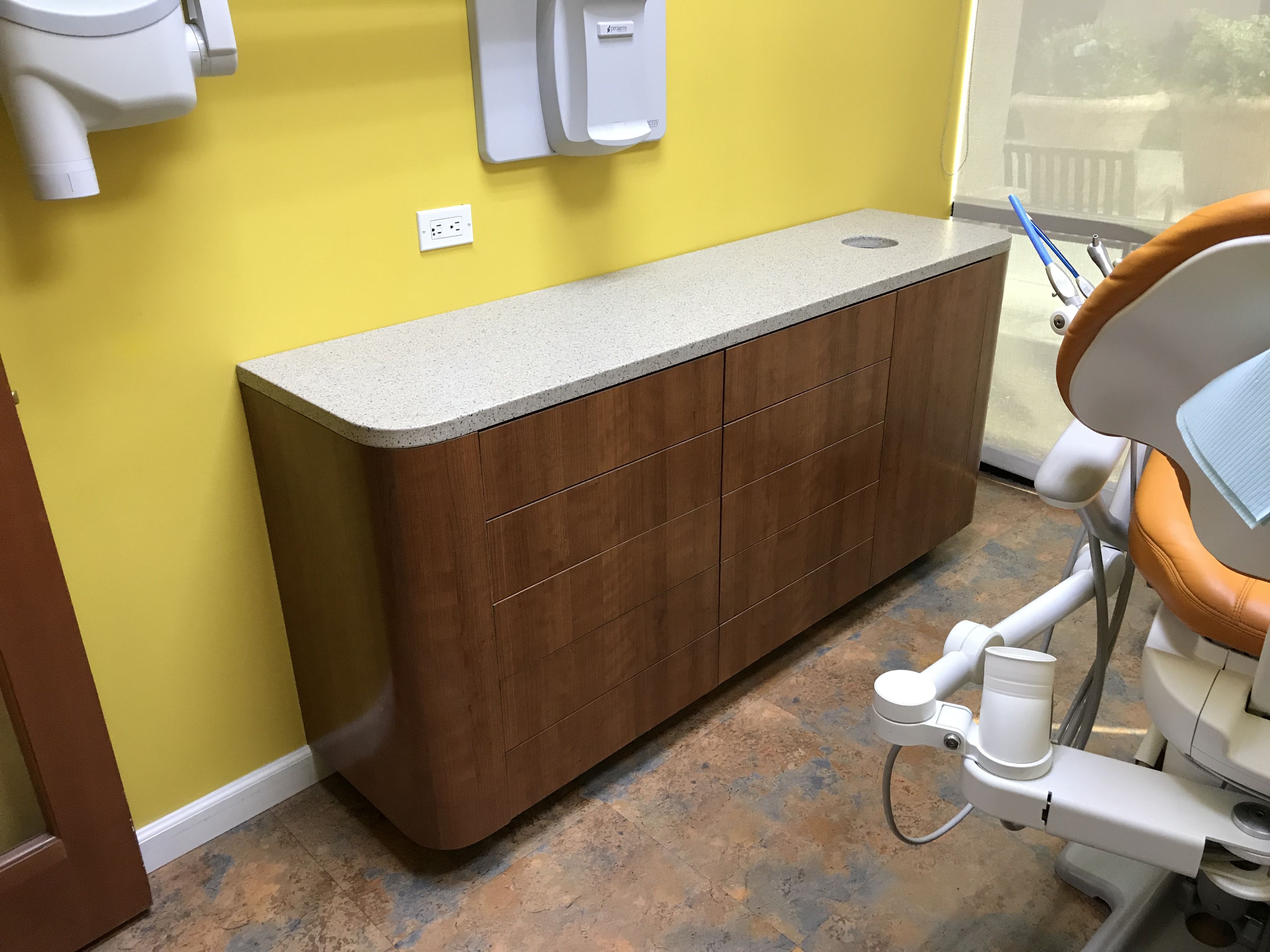 Handmade Dental Office by inhim studio