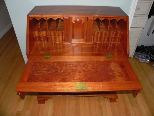 Custom Made Penn. Desk, Solid Mahogany, 4 Drawers, Hand Cut Dovetails