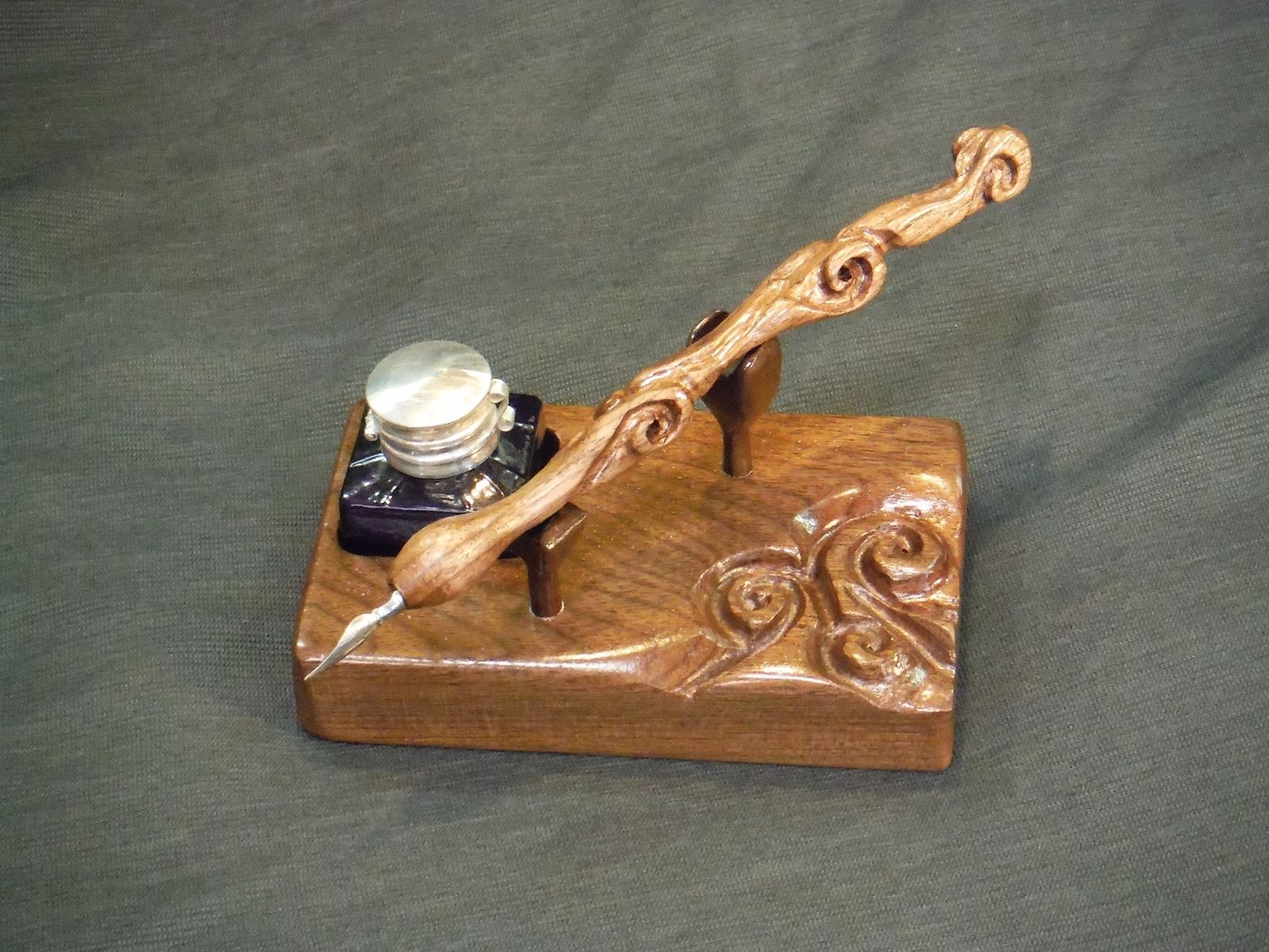 Hand Made Hand Carved Dip Pen Set by KittyBear Design
