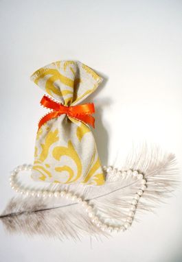 Custom Made Damask-Printed Fabric Favor Bag For Weddings And Parties