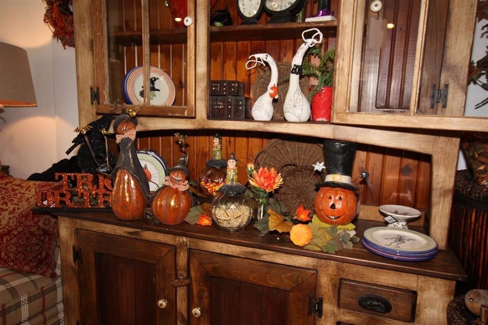 Custom Made Beautiful Handmade Hutches by Sac River Primitives