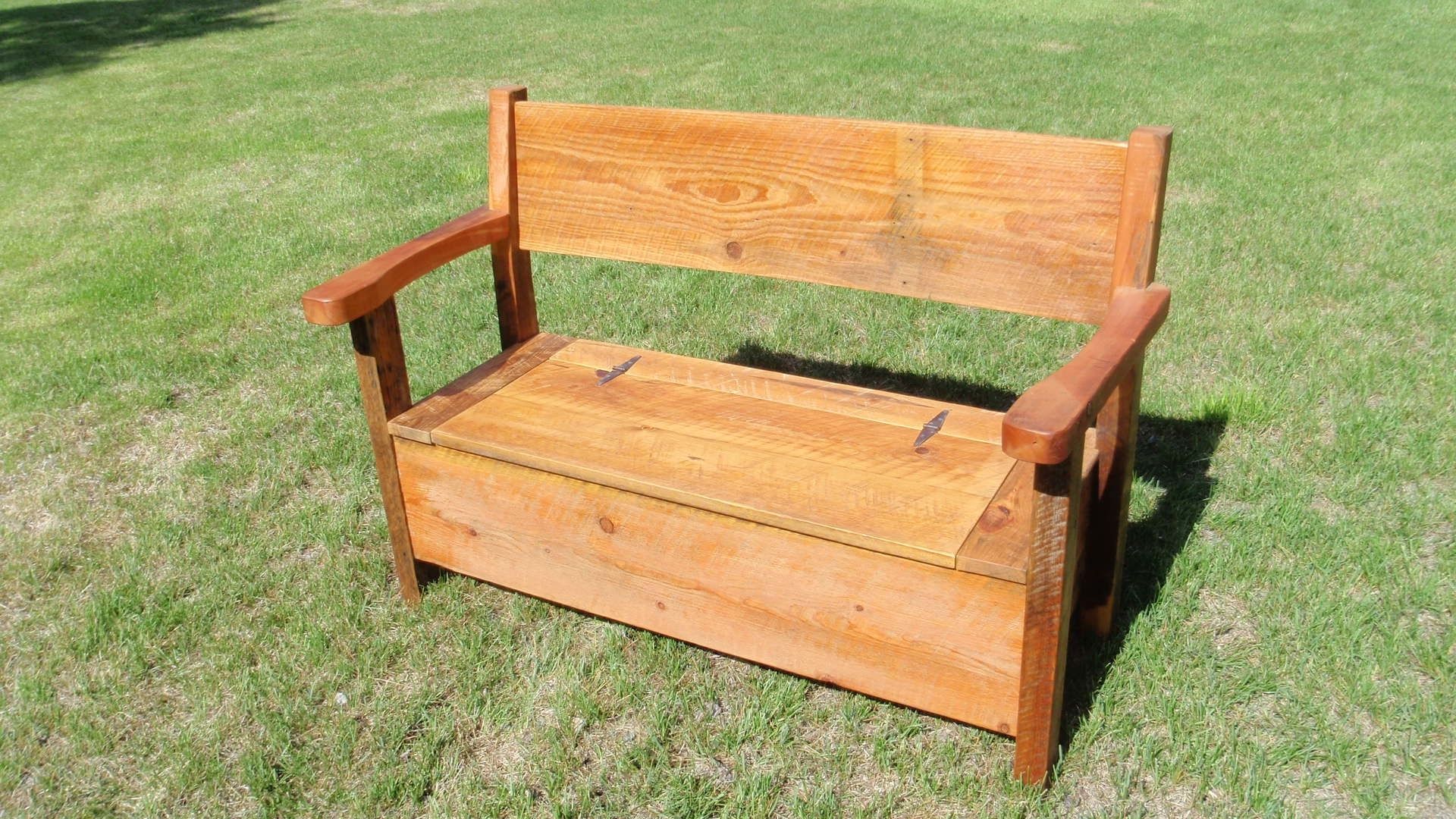 Wooden deals deacons bench