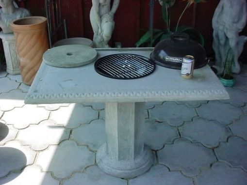 Custom Made Bar B Que Table Concrete Con Verta Table