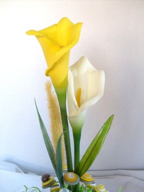 Custom Made Calla Lily And Yellow Buttons Bridal Bouquet