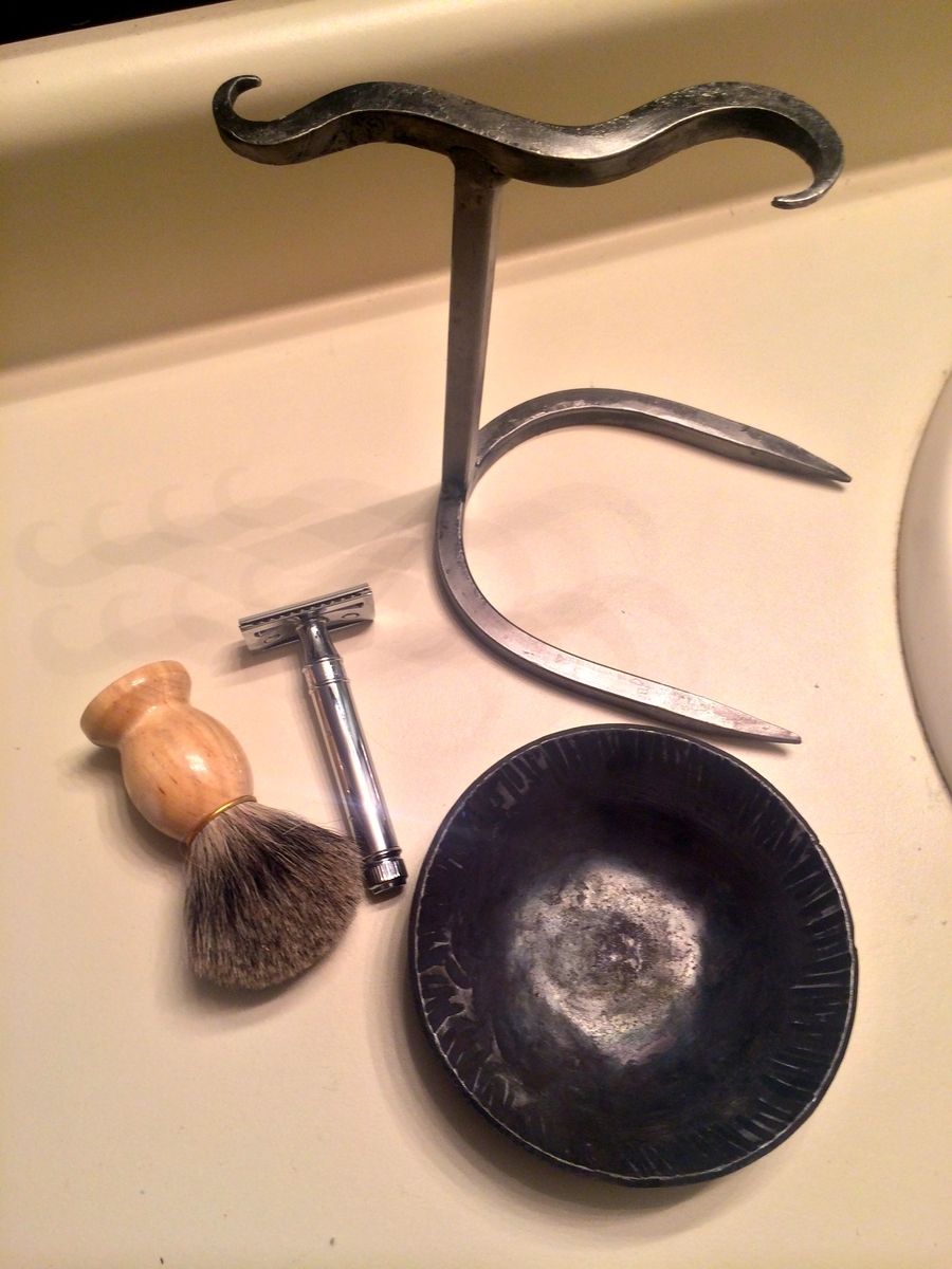 Hand Crafted Bathroom Safety Razor And Brush Stand With Shaving Cream