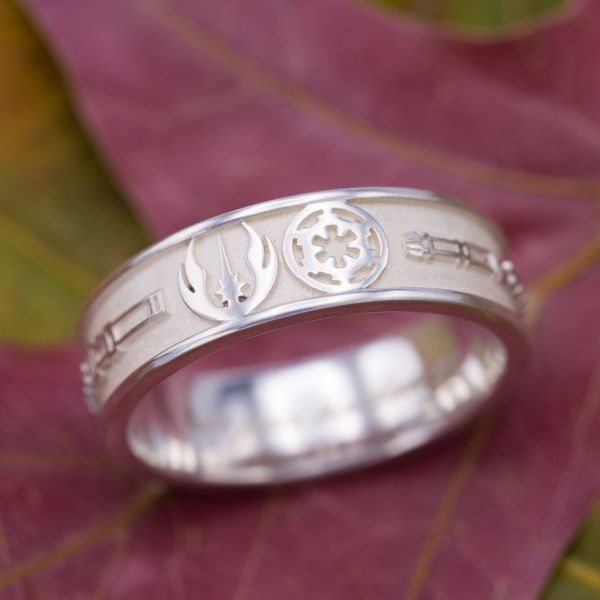 plakat arm fordelagtige Geeky Engagement Rings | Nerdy Wedding Bands | CustomMade.com