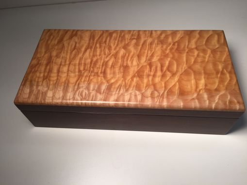 Custom Made Quilted Maple Humidor - 20 Count