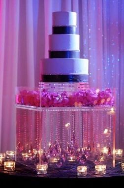Custom Made Lucite / Acrylic Cake Stand Display Deluxe, Great For Weddings Or Parties - Handcrafted