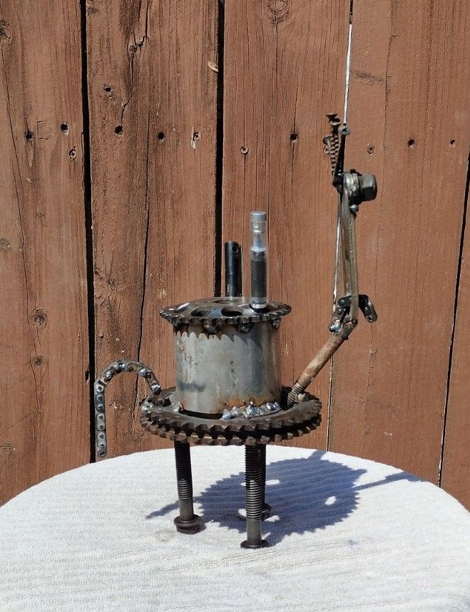 Buy Custom Made Metal Art Pen Holder, made to order from CraZy Critters