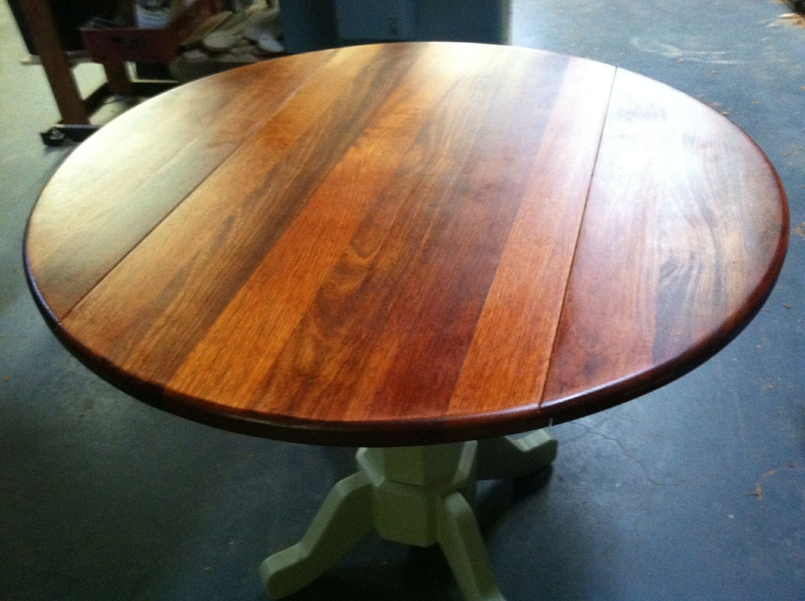 round kitchen table with leaves