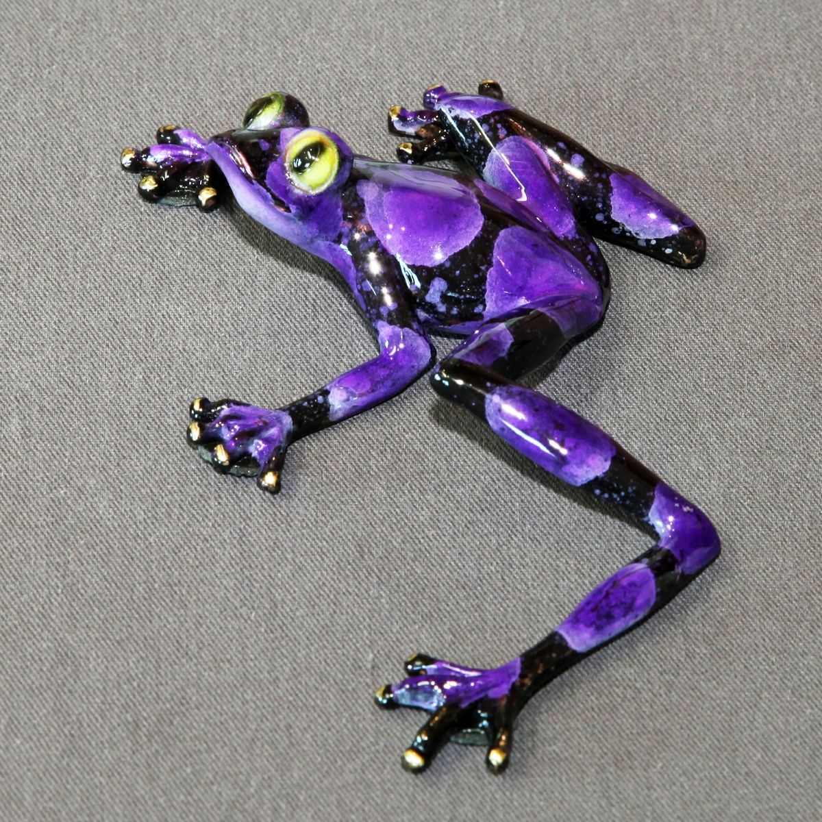 Buy Custom Bronze Frog, made to order from ENVIRONMENTAL CREATIONS