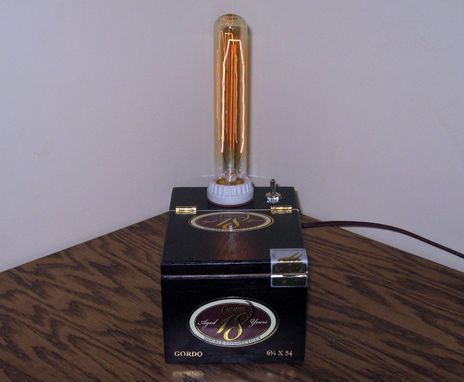 Custom Made Cigar Box Desk Lamp: Cusano 18 Gordo