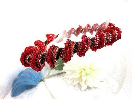 Custom Made Graduated Beadwoven Necklace Scarlet And Black Spiral