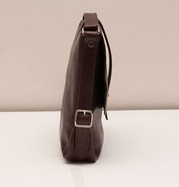 Custom Made Leather Messenger Bag, Made In Italy. Tablet Bag. Pocket Shoulder Bag.