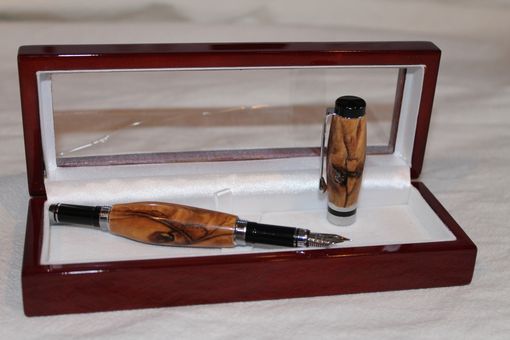Custom Made Classic Fountain Pen - Olivewood
