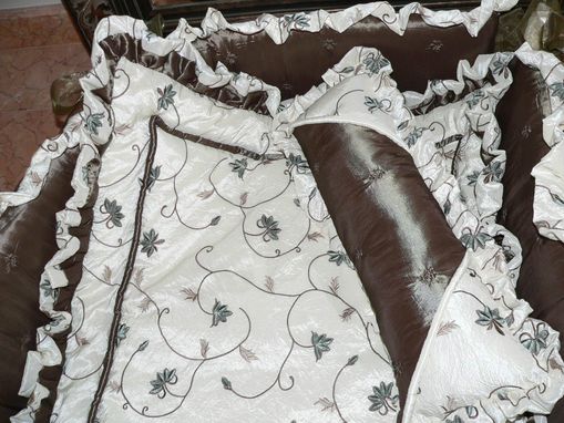 Custom Made Nursery Bedding In Textured Fabrics