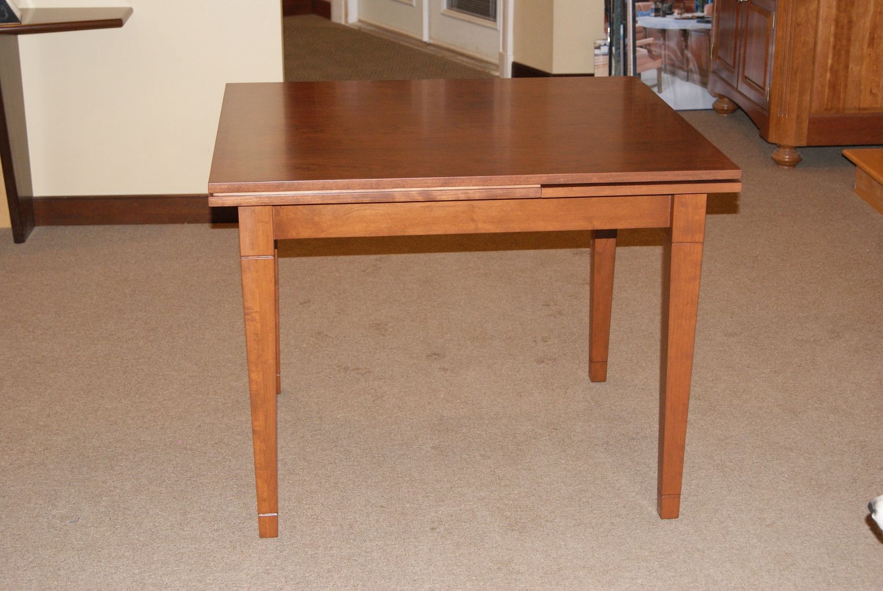 pull out dining room tables