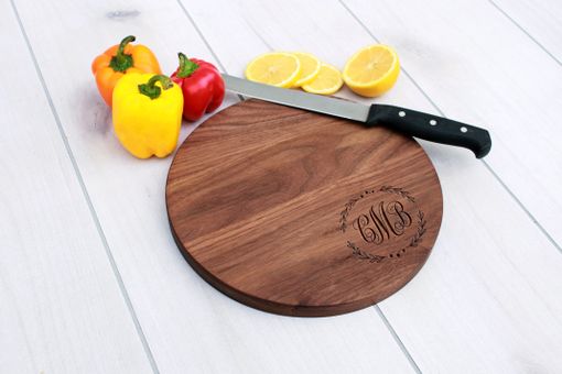 Custom Made Personalized Cutting Board, Engraved Cutting Board, Wedding Gift – Cbr-Wal-Cmb Monogram Family