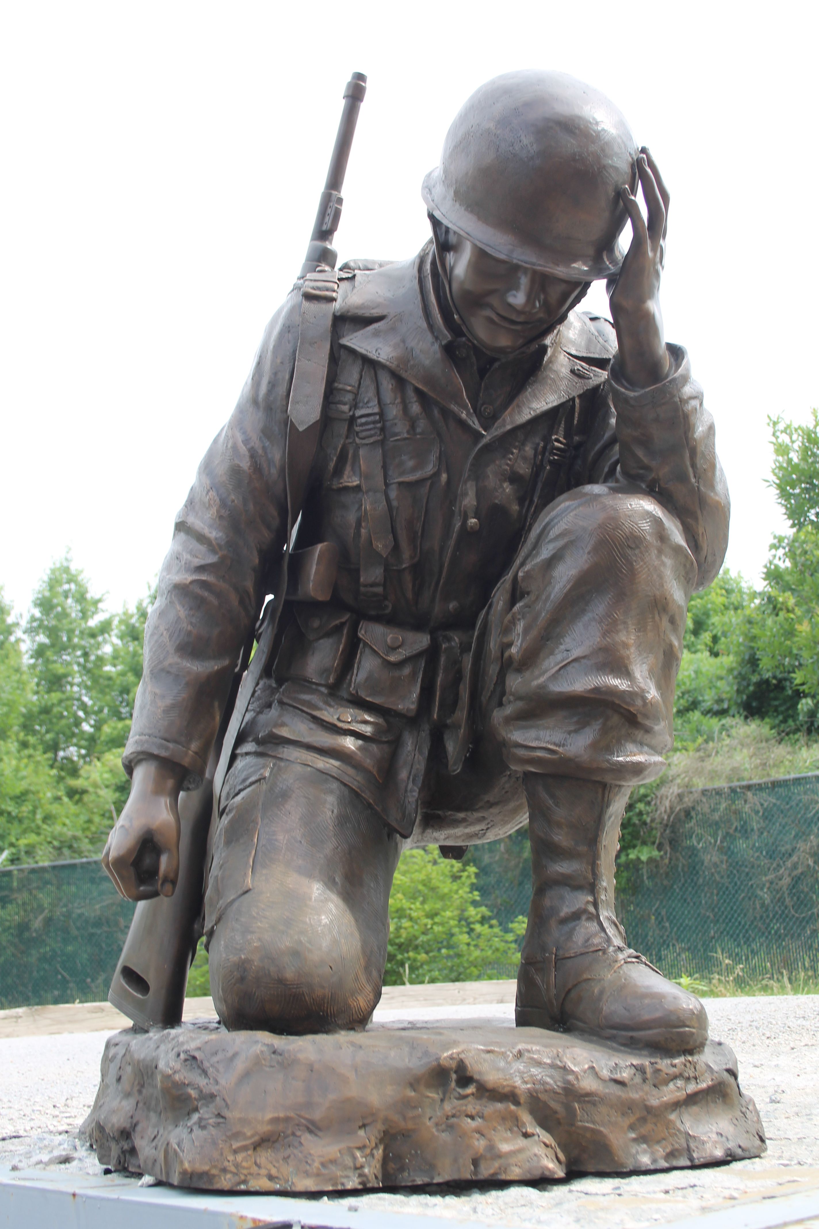 Buy Hand Crafted Bronze LifeSize Kneeling Soldier Monument, made to