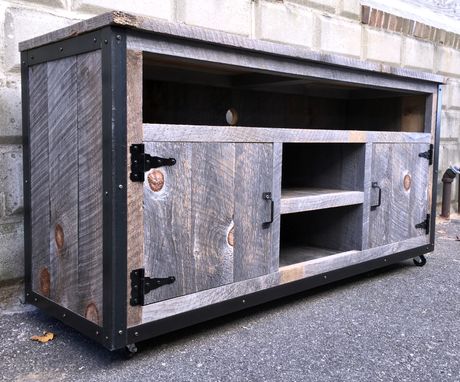 Custom Made Rustic Industrial Barn Board / Reclaimed Wood Media Stand / Tv / Entertainment Stand
