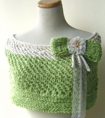 Custom Made The Pearls And Lace Capelet In Spring Green And Cream