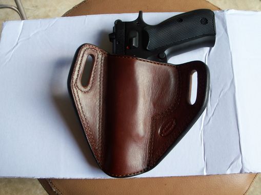 Custom Made Pistol & Revolver Holsters