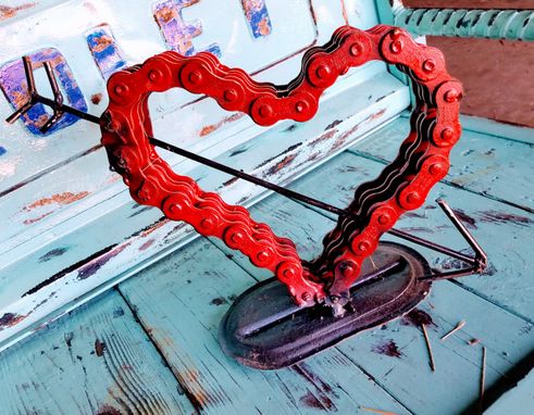 Custom Made Welded Chain Art Metal Heart And Arrow Decoration