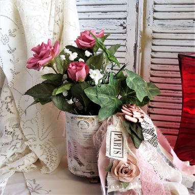 Custom Made Vintage Bird Romantic Rose Flower Arrangement
