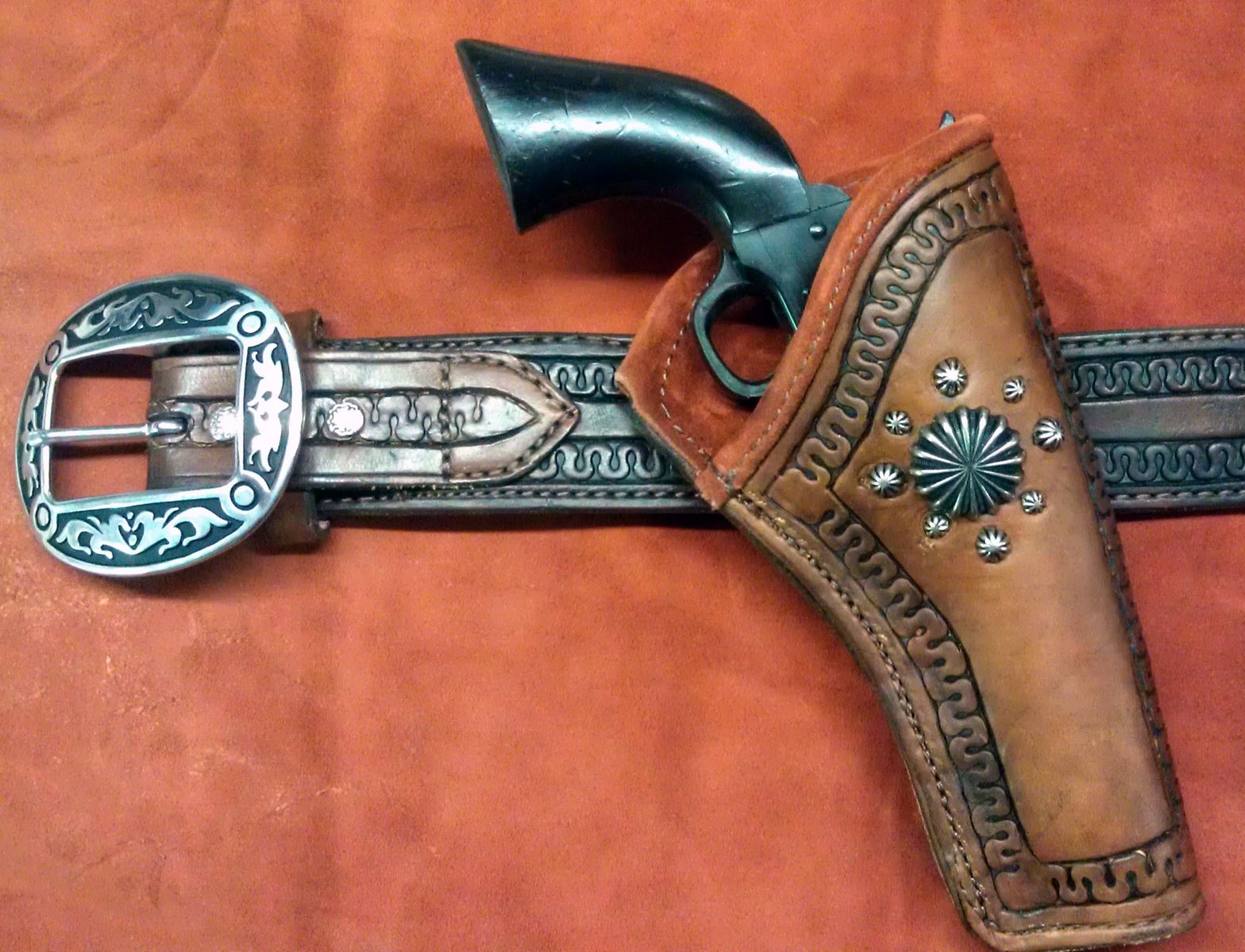Custom Made Holster And Belt Running Carlos Border by Manta Leather ...