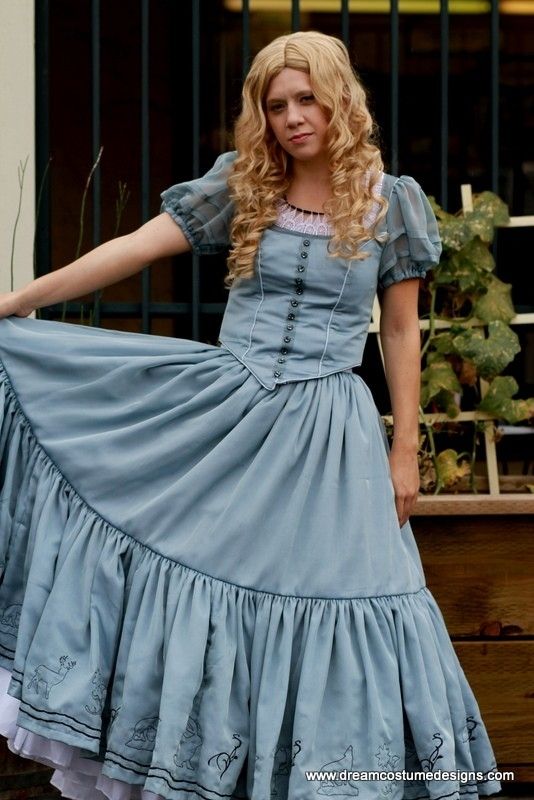 Tim Burton Alice In Wonderland Costumes