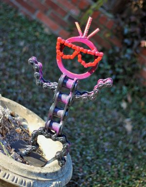 Custom Made Outdoor Sculpture Big Head Dancing Garden Decor Welded Chain Art