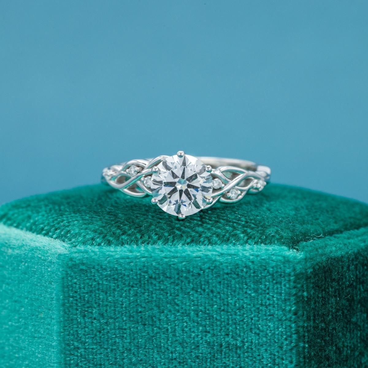 Is lab diamond a good choice for an engagement ring? | CustomMade.com