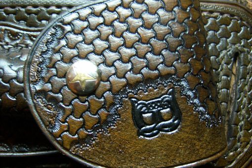 Custom Made Knife Sheaths Of Any Kind And Leather
