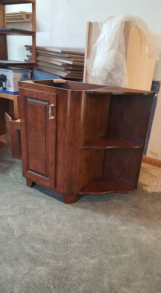 Hand Made Vanity Reface by Parkinsons Custom Woodworks