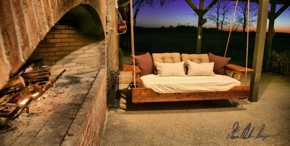 Daybed on clearance porch