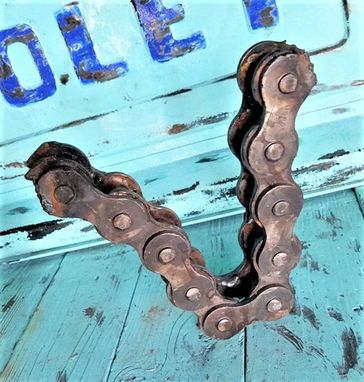 Custom Made Handmade Welded Chain Art Small Letter V Home Decor Metal Sign