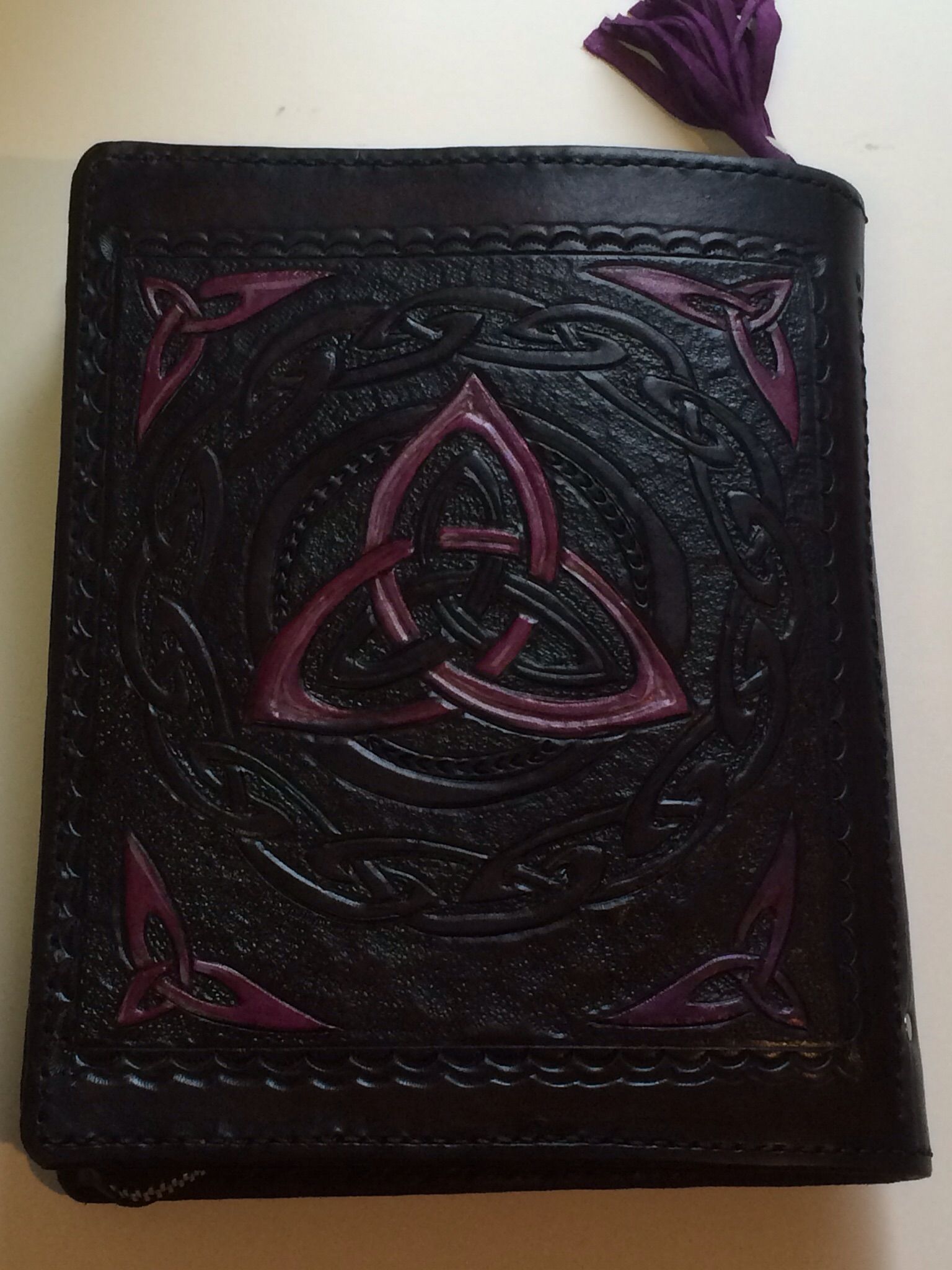 Hand Made Leather Tablet Zipper Case Celtic Trinity Knot by Saxon