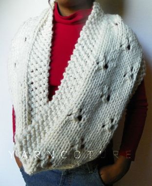 Custom Made The Chunky Lace Infinity Cowl - In Winter Cream/Ivory