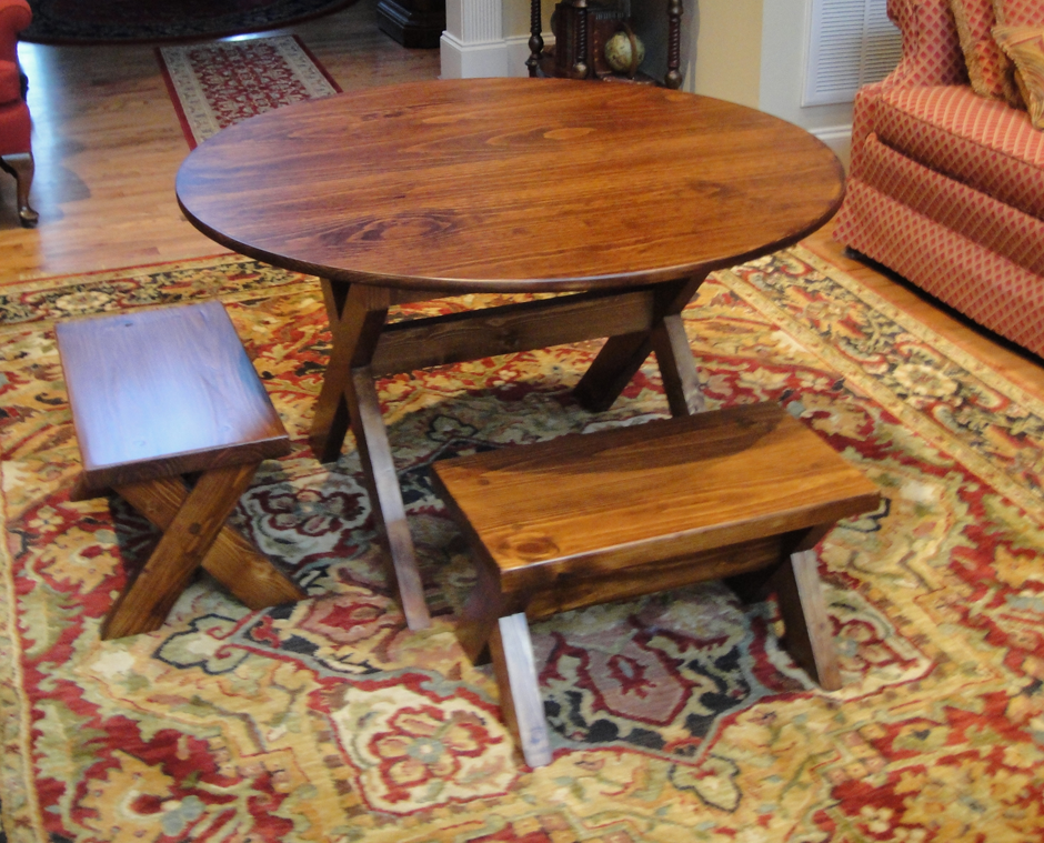 A Hand Made R2 Custom Round Table From Monterey Select Custom Made R2 Round Table From Monterey Select Pine