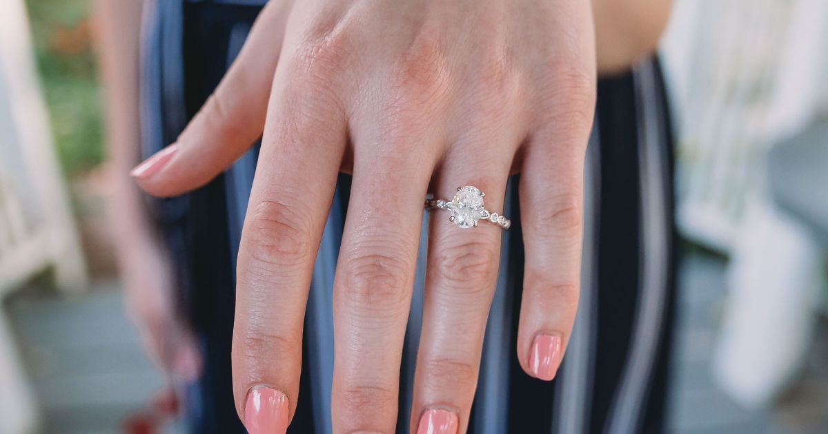 Som regel Sydøst En sætning How much does a custom engagement ring cost? | CustomMade.com