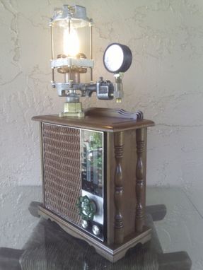 Custom Made Vintage Upcycled Rca Am/Fm/Afc Radio /Retro-Futuristic/Steampunk Table Lamp